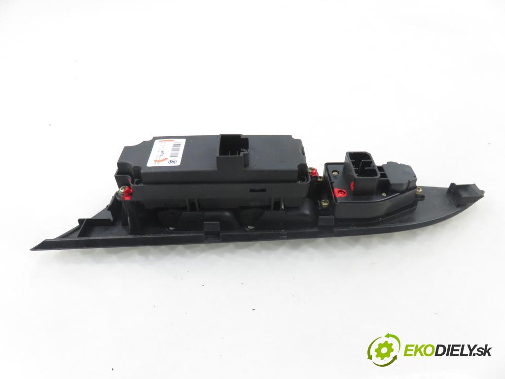 MAZDA 3 (BK) HB 2004 80,00 1.6 DI Turbo 109 - Y601 (PSA) 1560,00 Panel ovládaní oken 03123000BP4L