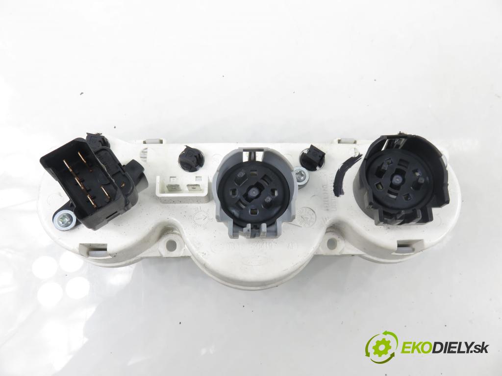 FORD FOCUS (DAW, DBW) HB 2001 85,00 1.8 TDCi - F9DA 1753,00 Panel topení KLIMATIZACE: 1S4H18C419BA
