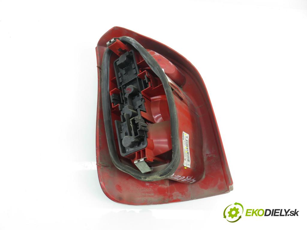 CITROEN XSARA PICASSO (N68) MINIVAN 2004 80,00 1.6 HDi 109 - 9HY (DV6TED4) 1560,00 Svetlo pravé zadné 9650005780 ; 89032868