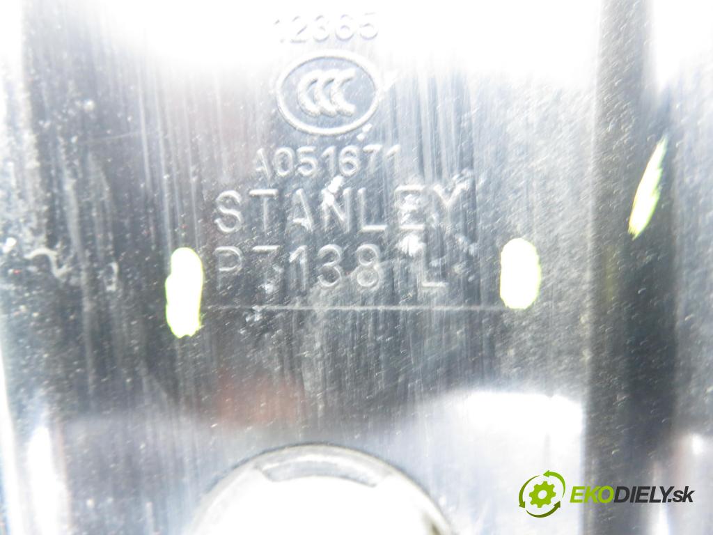 MAZDA 5 (CR19) MINIVAN 2009 105,00 2.0 MZR-CD 143 - RF7J 1998,00 Svetlo ľavé zadné P7138L