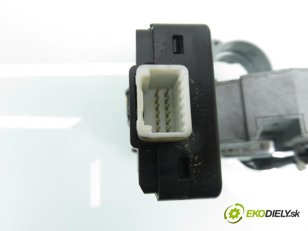 MITSUBISHI OUTLANDER II (CW_W) SUV 2009 103,00 2.0 DI-D 140 - BSY (Volkswagen Group) 1968,00 spinačka / zámky MN141357