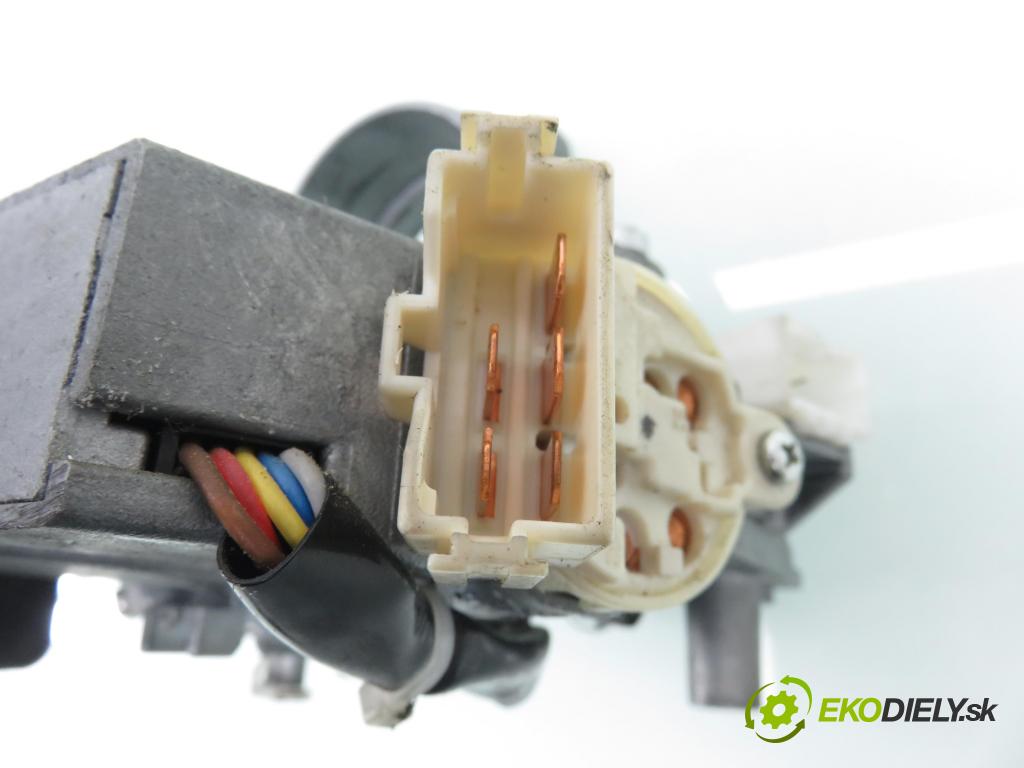 MITSUBISHI OUTLANDER II (CW_W) SUV 2009 103,00 2.0 DI-D 140 - BSY (Volkswagen Group) 1968,00 spinačka / zámky MN141357