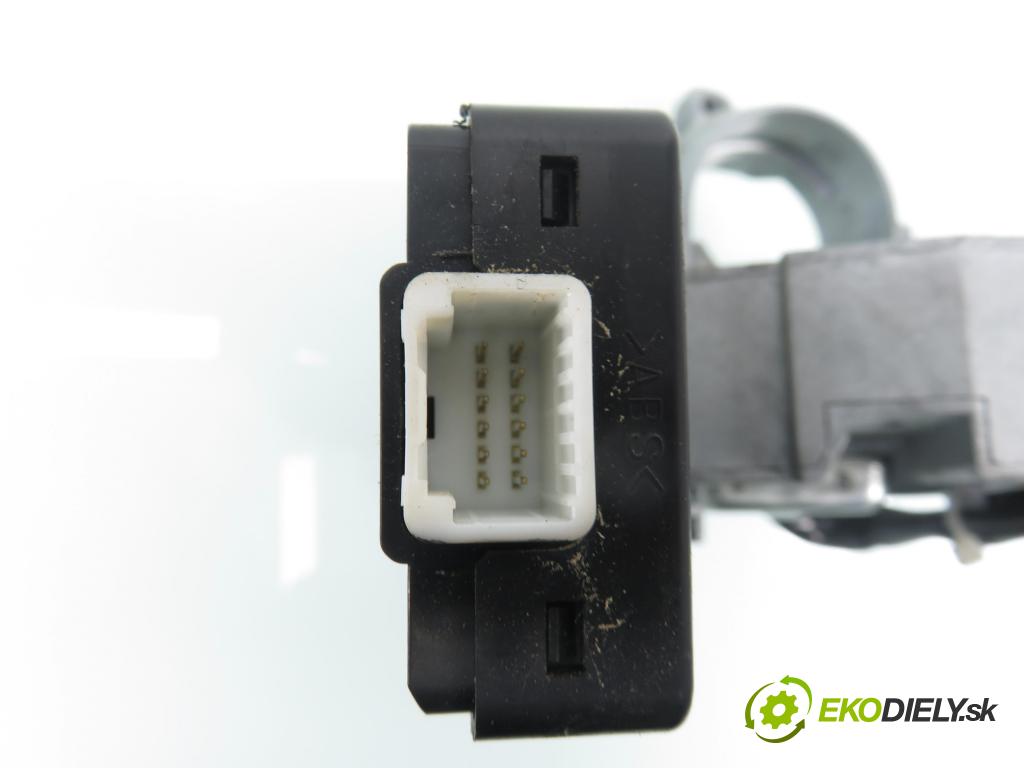 MITSUBISHI OUTLANDER II (CW_W) SUV 2009 103,00 2.0 DI-D 140 - BSY (Volkswagen Group) 1968,00 spinačka / zámky MN141357