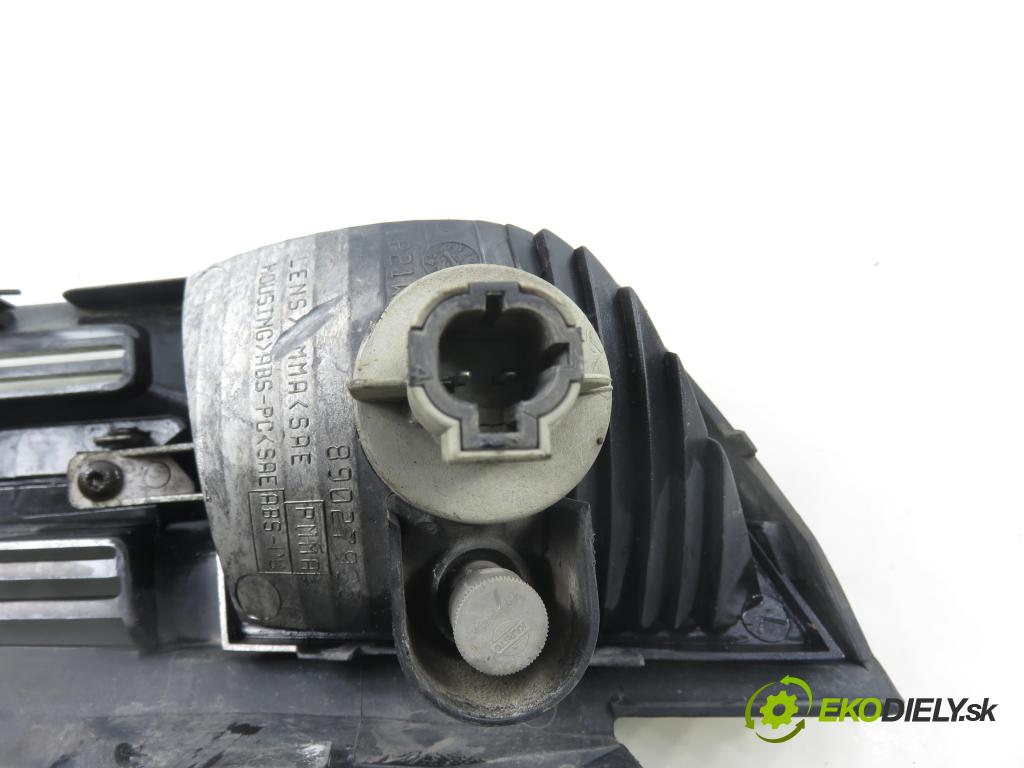 NISSAN MICRA III (K12) HB 2004 65,00 1.3 - CGA3DE 1348,00 mřížka / maska