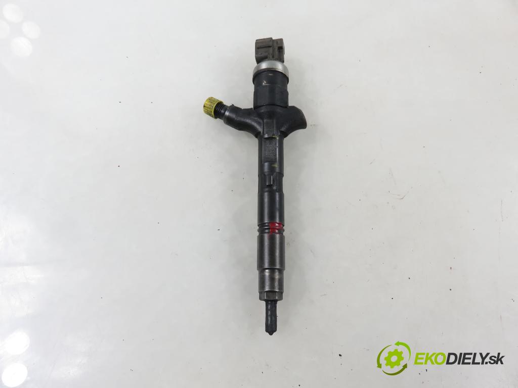 TOYOTA AVENSIS VERSO (_M2_) MINIVAN 2004 85,00 2.0 D (CLM20_) - 1CD-FTV 1995,00 vstrekovač 2367027030 (Vstrekovač paliva)