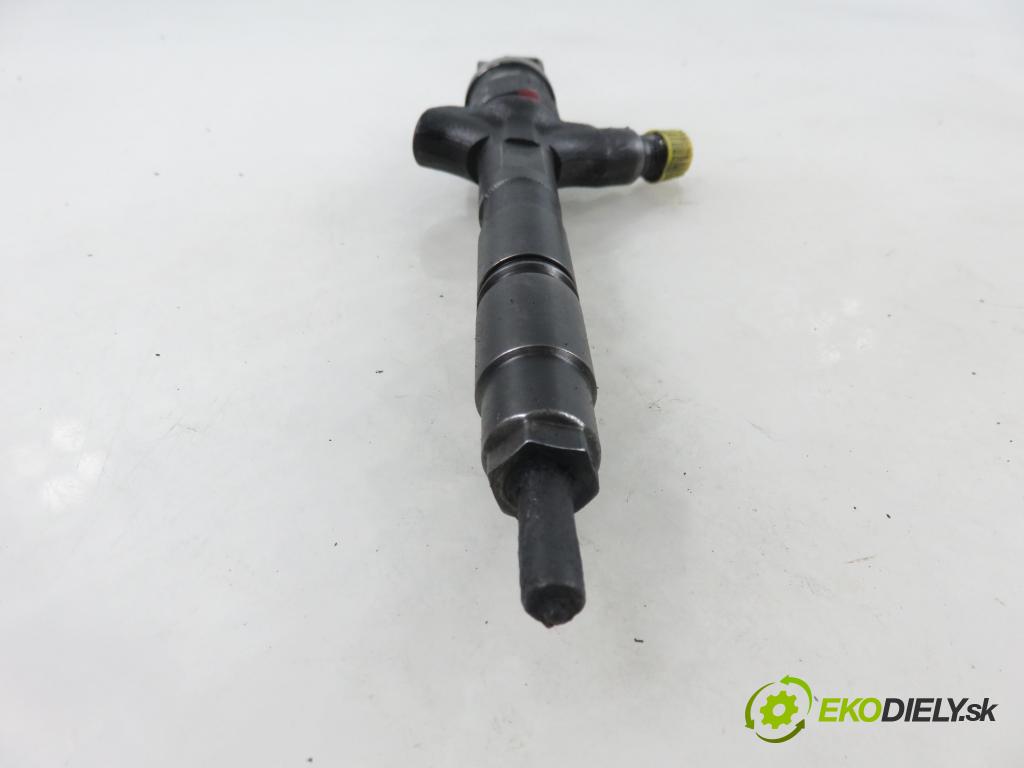 TOYOTA AVENSIS VERSO (_M2_) MINIVAN 2004 85,00 2.0 D (CLM20_) - 1CD-FTV 1995,00 vstrekovač 2367027030 (Vstrekovač paliva)