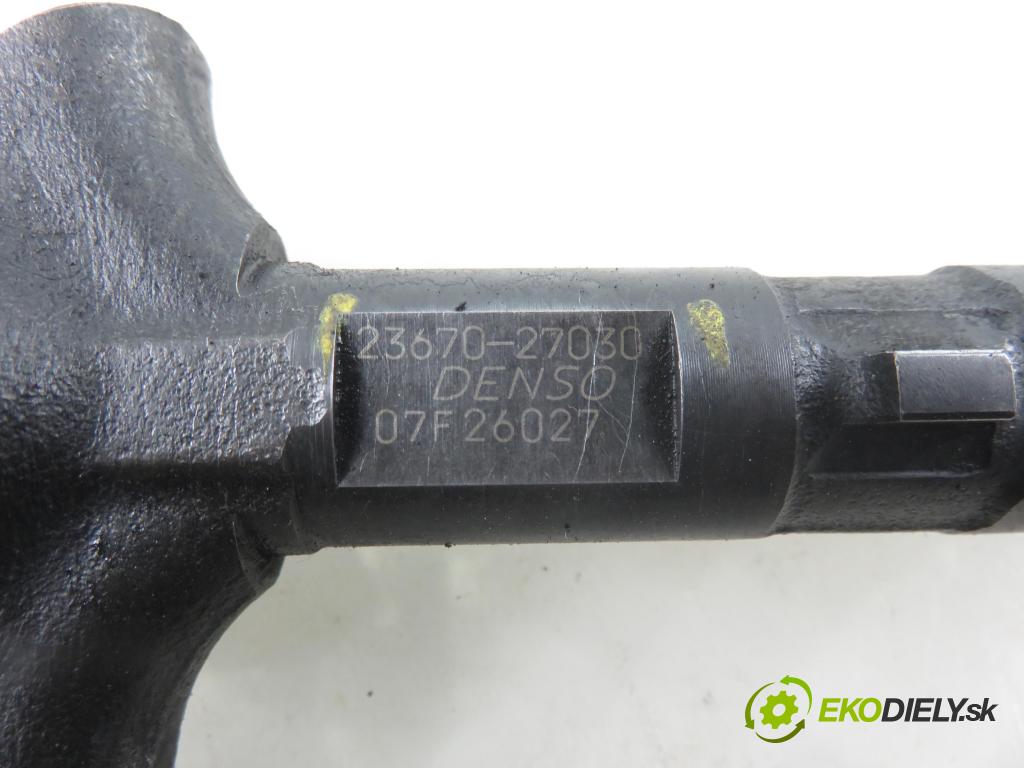 TOYOTA AVENSIS VERSO (_M2_) MINIVAN 2004 85,00 2.0 D (CLM20_) - 1CD-FTV 1995,00 vstrekovač 2367027030 (Vstrekovač paliva)