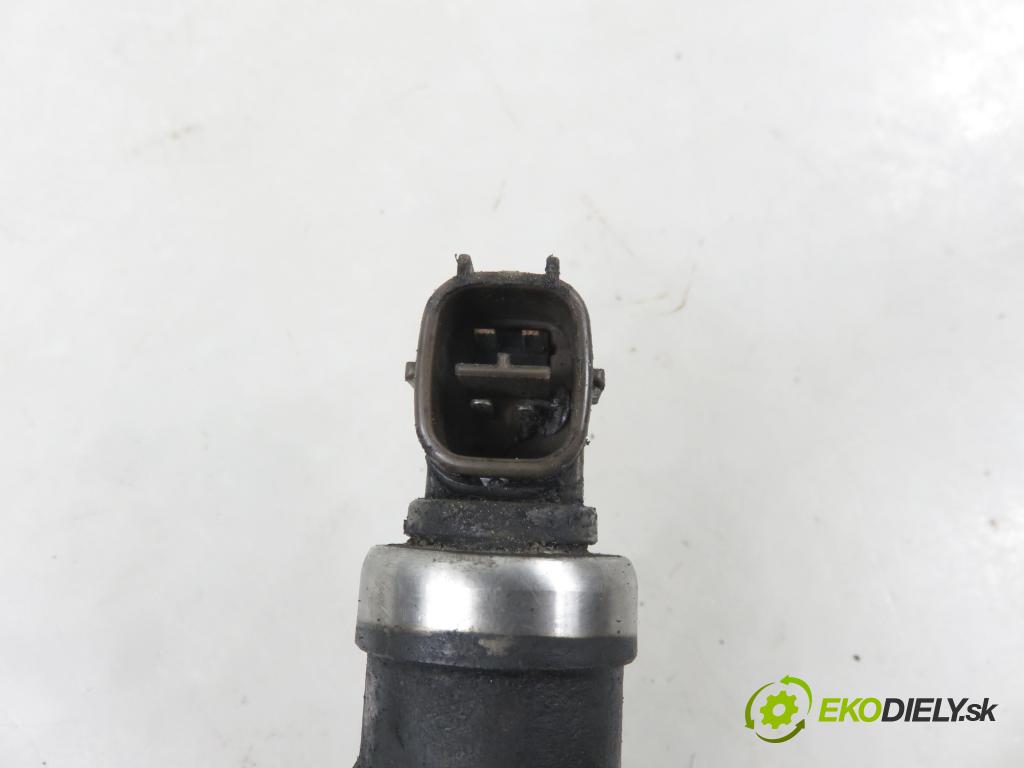 TOYOTA AVENSIS VERSO (_M2_) MINIVAN 2004 85,00 2.0 D (CLM20_) - 1CD-FTV 1995,00 vstrekovač 2367027030 (Vstrekovač paliva)