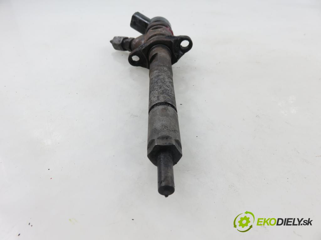 CITROEN C4 I (LC_) HB 2005 66,00 1.6 HDi - 9HX (DV6ATED4) 1560,00 vstrekovač 0445110239 (Vstrekovač paliva)