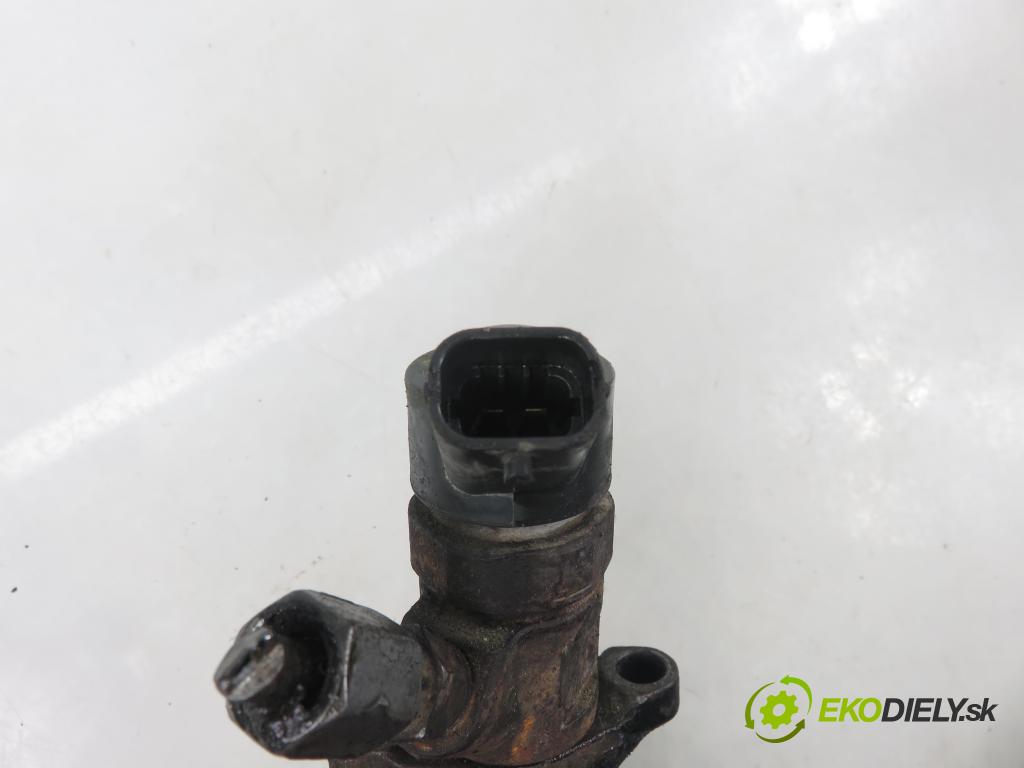 CITROEN C4 I (LC_) HB 2005 66,00 1.6 HDi - 9HX (DV6ATED4) 1560,00 vstrekovač 0445110239 (Vstrekovač paliva)