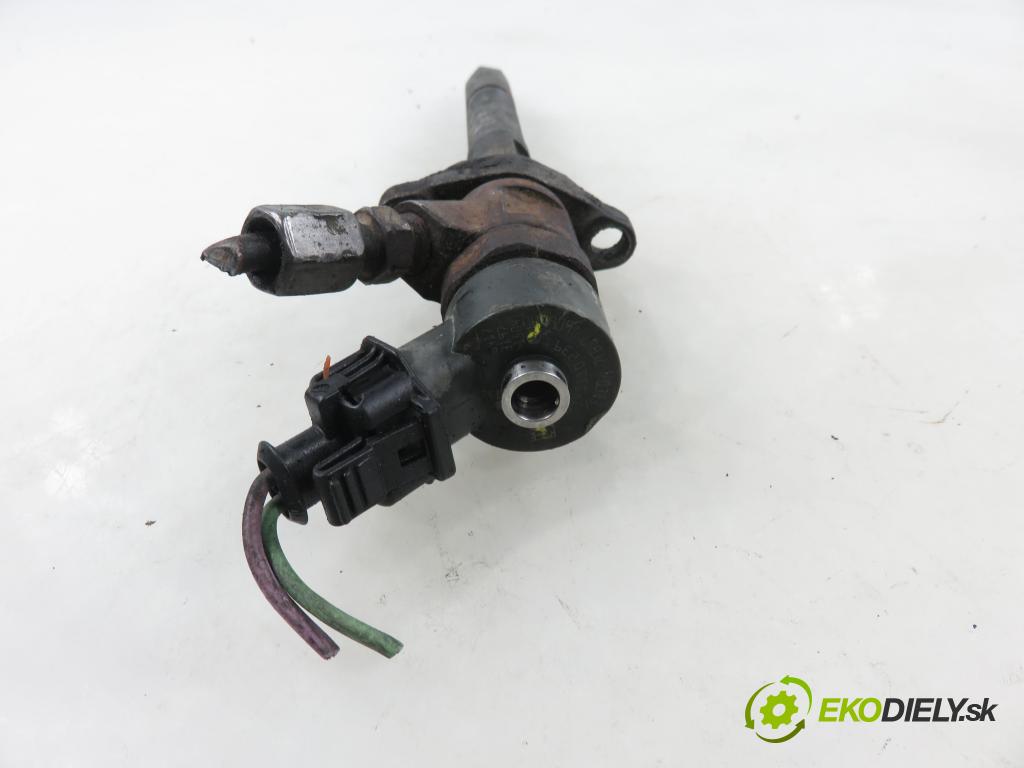 CITROEN C4 I (LC_) HB 2005 66,00 1.6 HDi - 9HX (DV6ATED4) 1560,00 vstrekovač 0445110239 (Vstrekovač paliva)