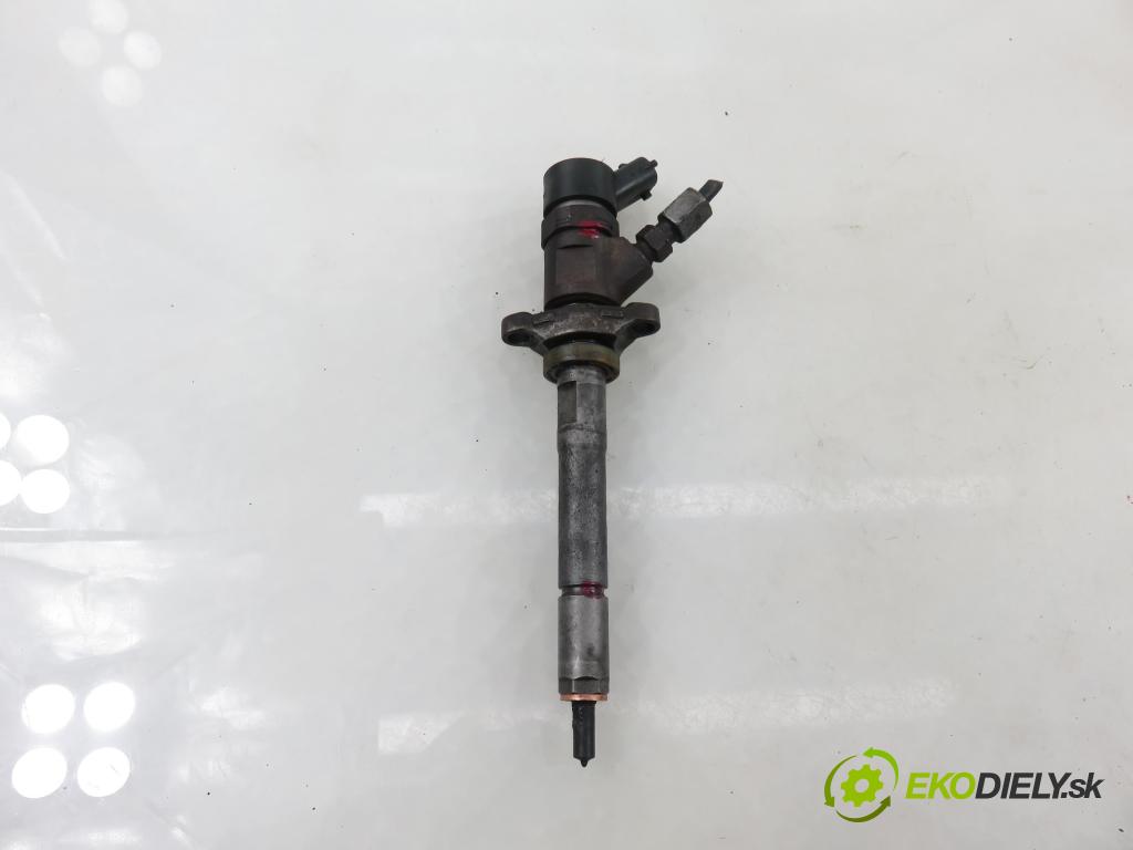 CITROEN C4 I (LC_) HB 2005 66,00 1.6 HDi - 9HX (DV6ATED4) 1560,00 vstřikovač 0445110239 (Vstřikovač paliva)