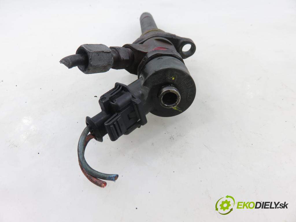 CITROEN C4 I (LC_) HB 2005 66,00 1.6 HDi - 9HX (DV6ATED4) 1560,00 vstřikovač 0445110239 (Vstřikovač paliva)