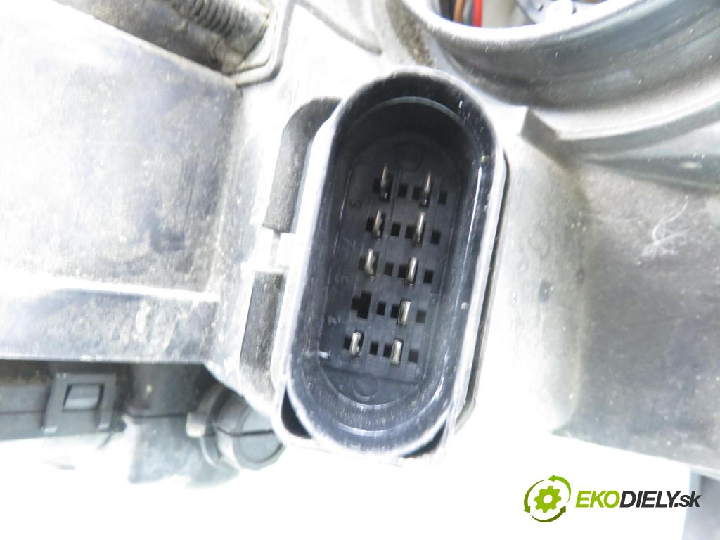 VW PHAETON (3D1, 3D2, 3D3, 3D4, 3D6, 3D7, 3D8, 3D9) SEDAN 2006 165,00 3.0 TDI 2967,00 světlo LP 3D1941015H