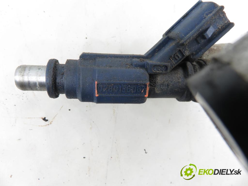 TOYOTA YARIS (_P1_) HB 2004 50,00 1.0 VVT- i 68 - 1SZ-FE 998,00 Lišta vstrekovacia 0280156067 (Vstrekovacia lišta)