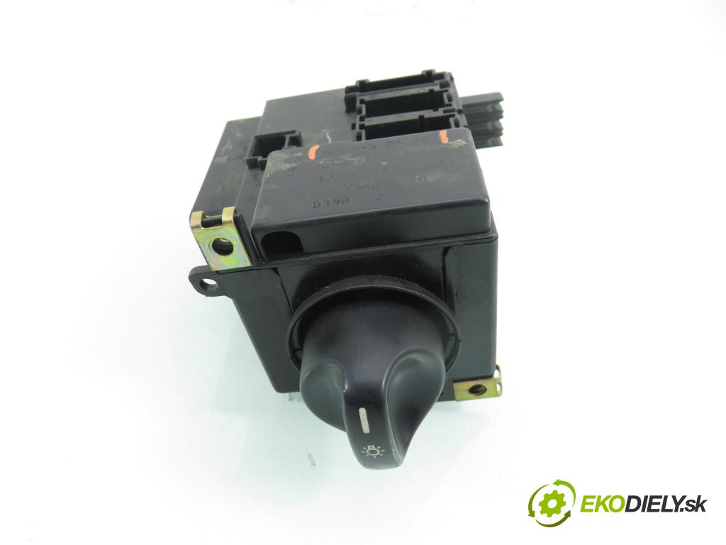 MERCEDES-BENZ KLASA A (W168) MINIVAN 1999 66,00 1.7 CDI 90 1689,00 prepínač svetlá 1685450604