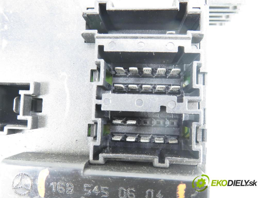 MERCEDES-BENZ KLASA A (W168) MINIVAN 1999 66,00 1.7 CDI 90 1689,00 prepínač svetlá 1685450604