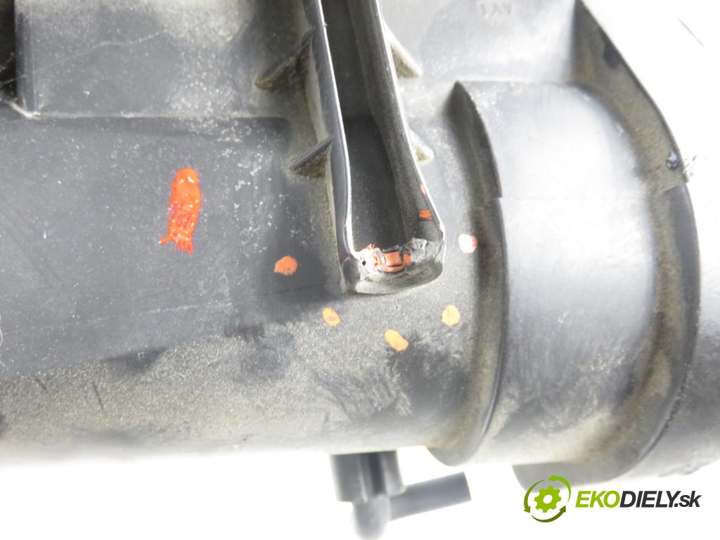 VW PASSAT B6 Variant (3C5) KOMBI 2006 103,00 2.0 TDI PD 8V 140 - BMP 1968,00 Obal filtra vzduchu 3C0129607AG (Obal vzduchového filtra)