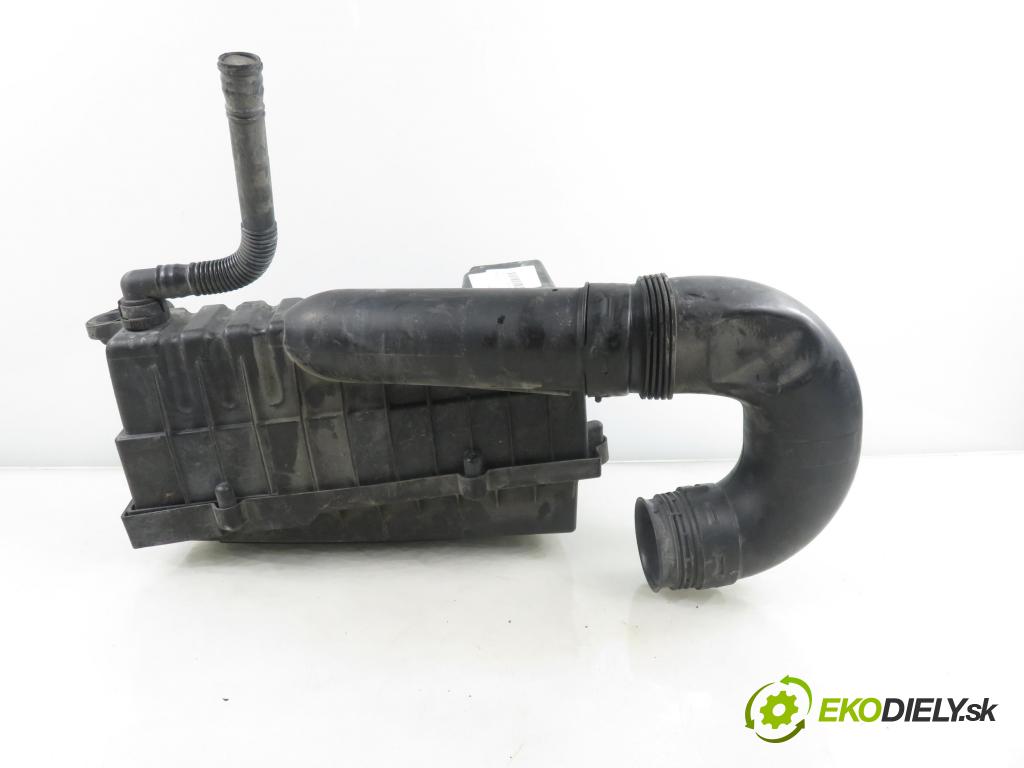 VW PASSAT B6 Variant (3C5) KOMBI 2006 103,00 2.0 TDI PD 8V 140 - BMP 1968,00 Obal filtra vzduchu 3C0129607AG (Obal vzduchového filtra)