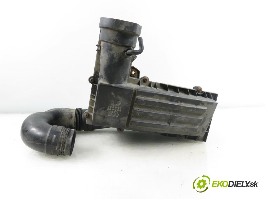 VW PASSAT B6 Variant (3C5) KOMBI 2006 103,00 2.0 TDI PD 8V 140 - BMP 1968,00 Obal filtra vzduchu 3C0129607AG (Obal vzduchového filtra)