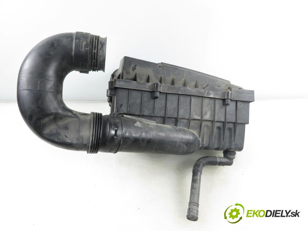 VW PASSAT B6 Variant (3C5) KOMBI 2006 103,00 2.0 TDI PD 8V 140 - BMP 1968,00 Obal filtra vzduchu 3C0129607AG (Obal vzduchového filtra)