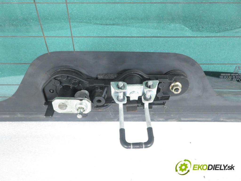 PEUGEOT 407 SW (6E_) KOMBI 2004 100,00 2.0 HDi 135 - RHR 1997,00 okno ZADNÍ: kapota