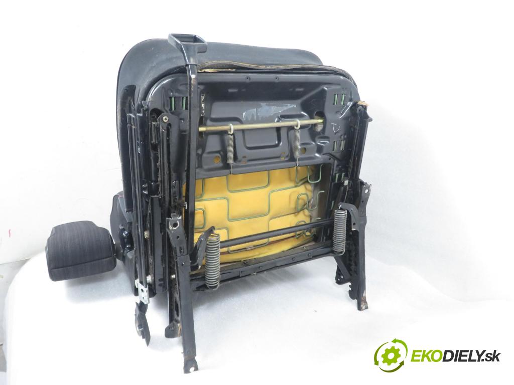 MERCEDES-BENZ Sedan (W124) SEDAN 1988 53,00 200 D (124.120) 72 - OM 601.912 1997,00 Sedadlo šoféri 