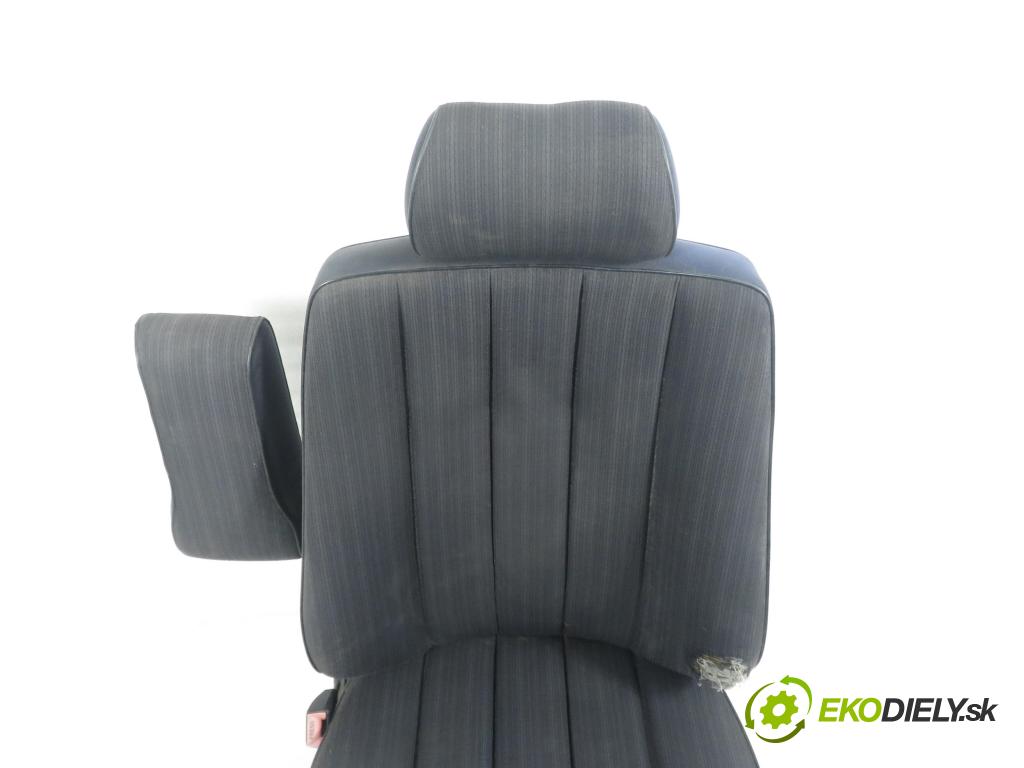 MERCEDES-BENZ Sedan (W124) SEDAN 1988 53,00 200 D (124.120) 72 - OM 601.912 1997,00 Sedadlo šoféri