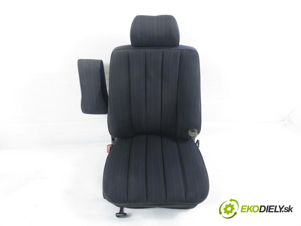 MERCEDES-BENZ Sedan (W124) SEDAN 1988 53,00 200 D (124.120) 72 - OM 601.912 1997,00 Sedadlo šoféri