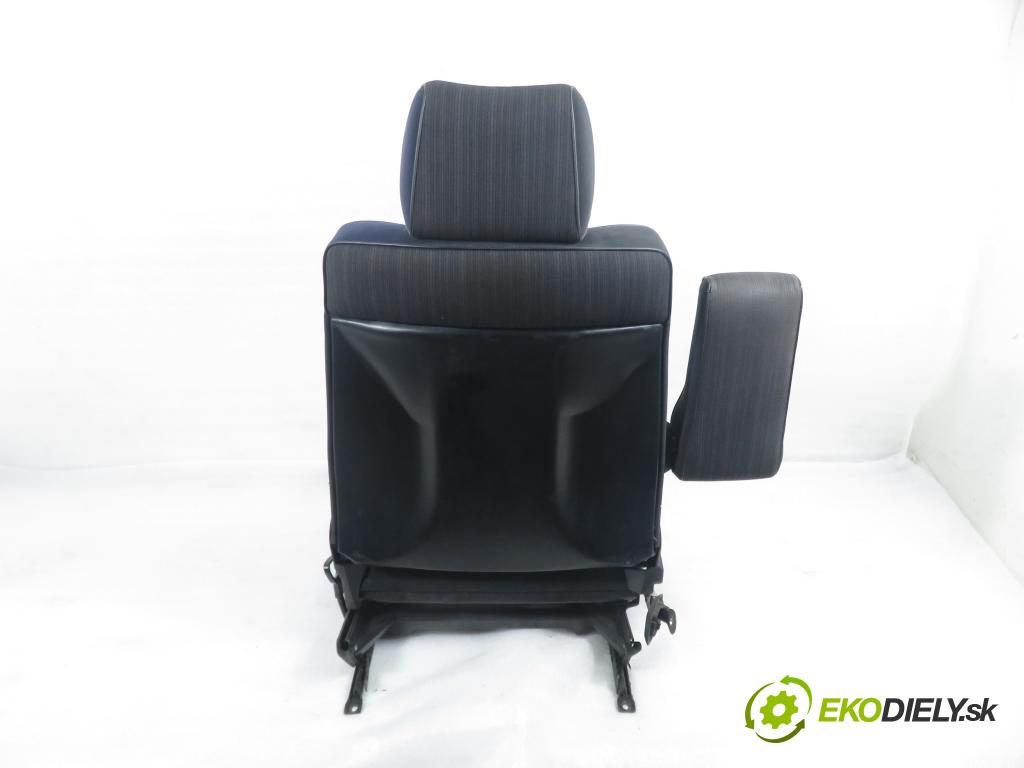 MERCEDES-BENZ Sedan (W124) SEDAN 1988 53,00 200 D (124.120) 72 - OM 601.912 1997,00 Sedadlo šoféri