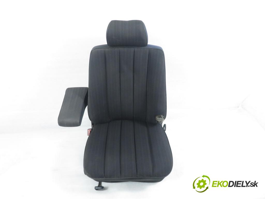 MERCEDES-BENZ Sedan (W124) SEDAN 1988 53,00 200 D (124.120) 72 - OM 601.912 1997,00 Sedadlo šoféri