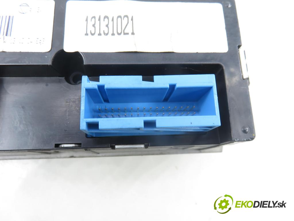 OPEL VECTRA C (Z02) KOMBI 2004 110,00 1.9 CDTI - Z 19 DTH 1910,00 Panel kúrenia KLIMATIZACE: 13138198