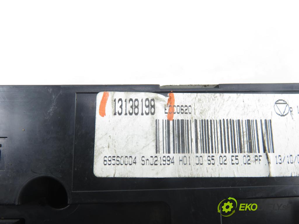 OPEL VECTRA C (Z02) KOMBI 2004 110,00 1.9 CDTI - Z 19 DTH 1910,00 Panel kúrenia KLIMATIZACE: 13138198