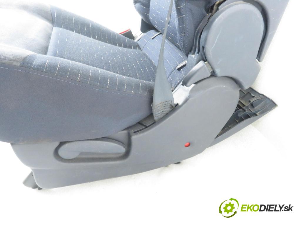 RENAULT ESPACE IV (JK0/1_) MINIVAN 2004 85,00 1.9 dCi 116 - F9Q 820 1870,00 Sedadlo 3 rad ľavy