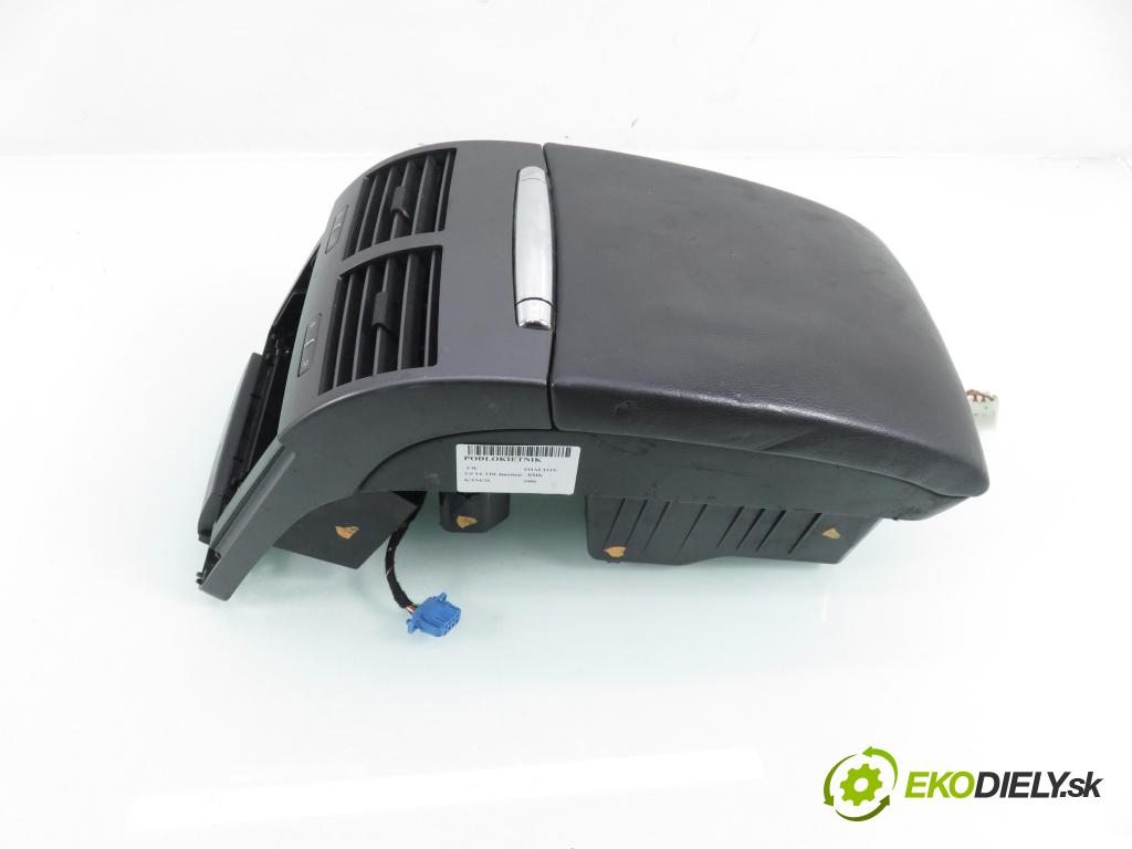 VW PHAETON (3D1, 3D2, 3D3, 3D4, 3D6, 3D7, 3D8, 3D9) SEDAN 2006 165,00 3.0 TDI 2967,00 OPĚRADLO 3D0864107AL