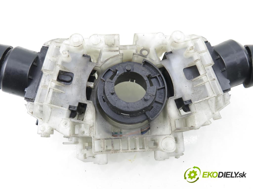 MITSUBISHI OUTLANDER II (CW_W) SUV 2009 103,00 2.0 DI-D 140 - BSY (Volkswagen Group) 1968,00 páčka/prepínač 8600A326