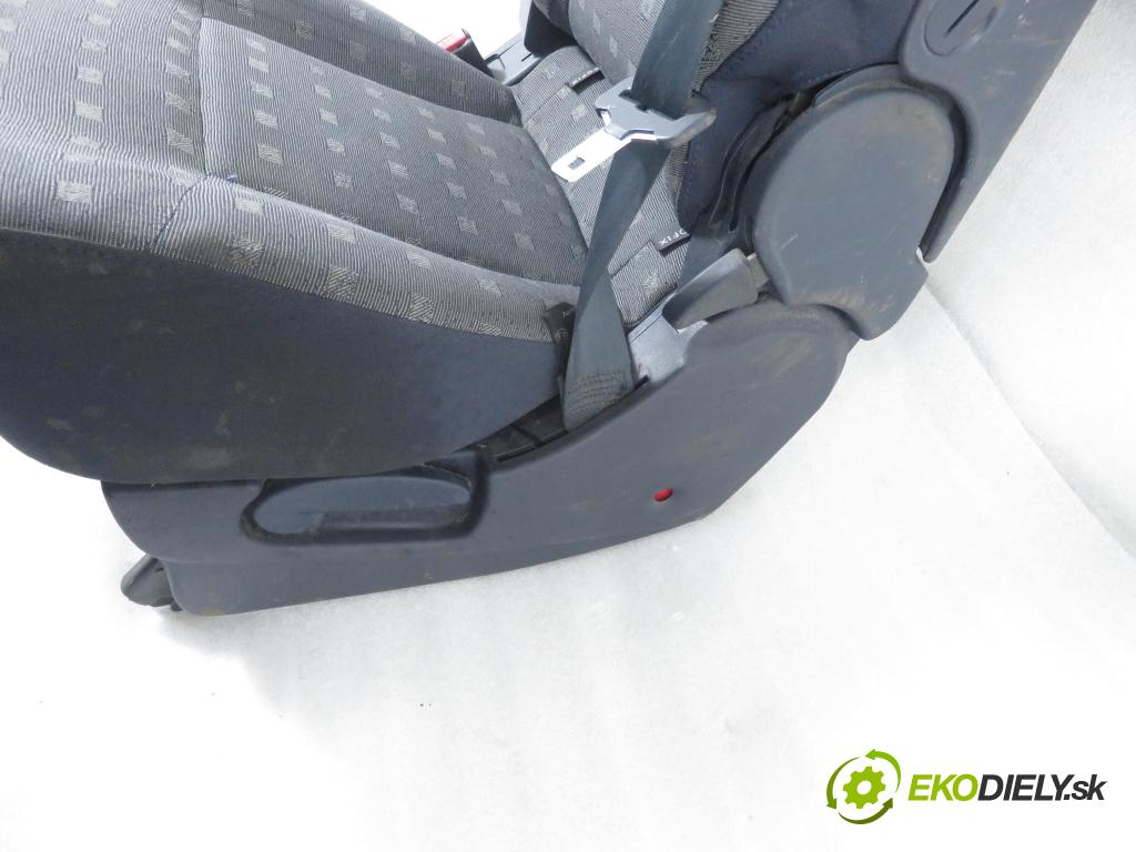 RENAULT ESPACE IV (JK0/1_) MINIVAN 2004 85,00 1.9 dCi 116 - F9Q 820 1870,00 Sedadlo 2 rad ľavy