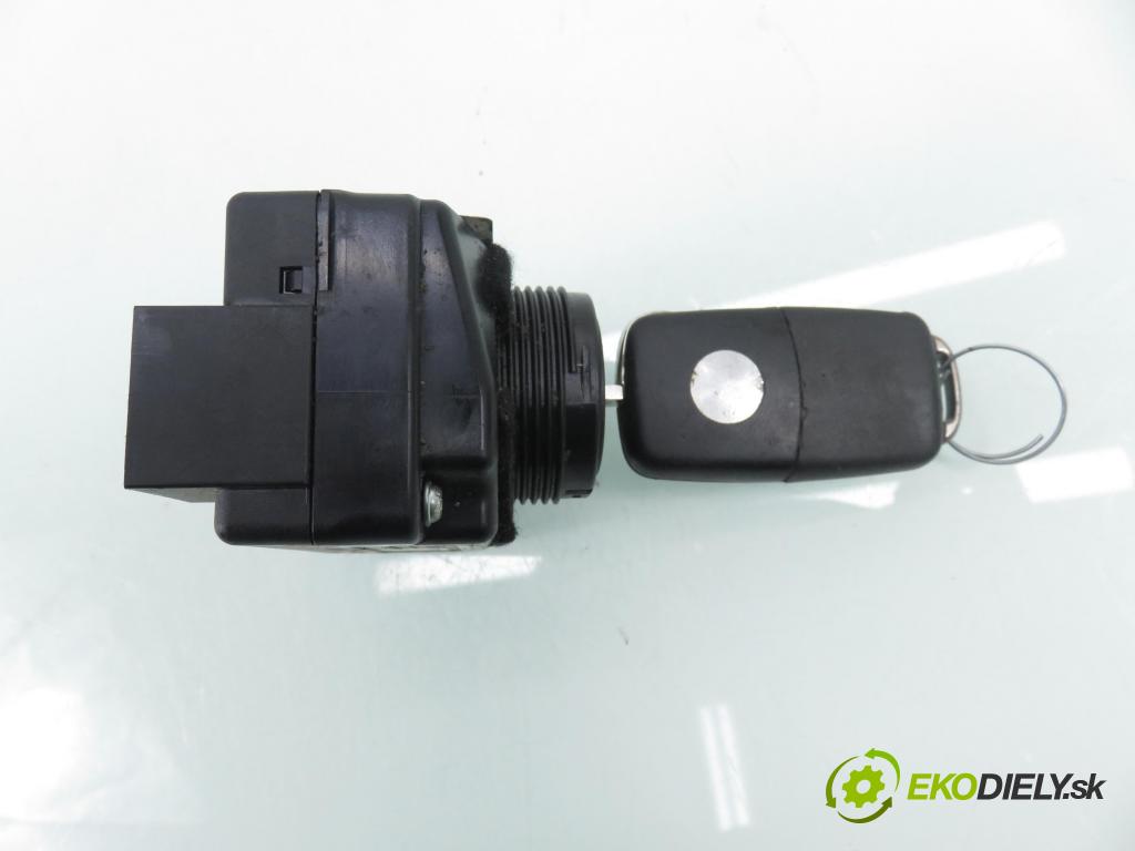 VW PHAETON (3D1, 3D2, 3D3, 3D4, 3D6, 3D7, 3D8, 3D9) SEDAN 2006 165,00 3.0 TDI 2967,00 spinačka 3D0905865E (Spínacia skrinka)