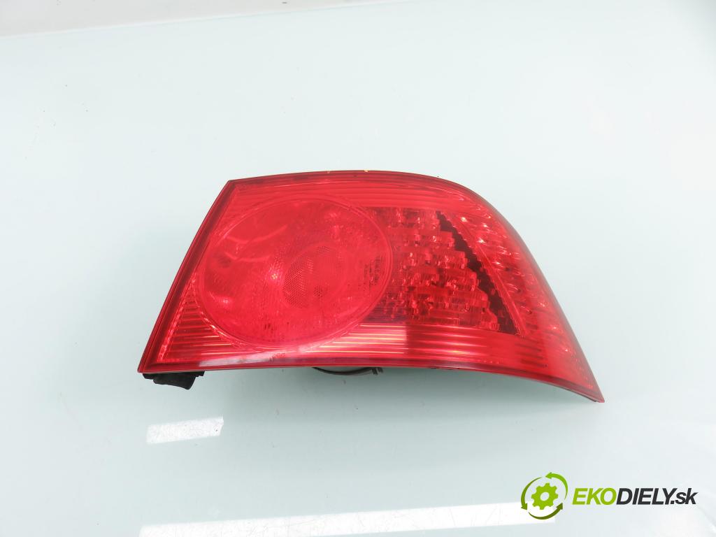 VW PHAETON (3D1, 3D2, 3D3, 3D4, 3D6, 3D7, 3D8, 3D9) SEDAN 2006 165,00 3.0 TDI 2967,00 světlo pravé zadní