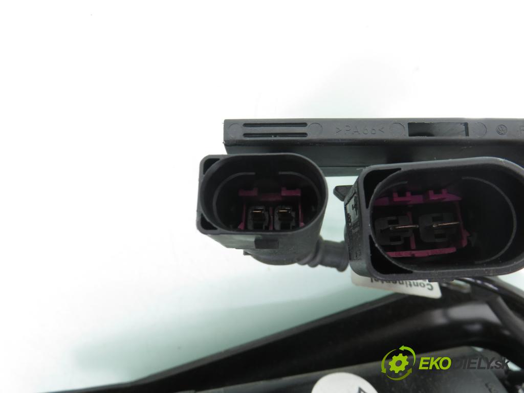 VW PHAETON (3D1, 3D2, 3D3, 3D4, 3D6, 3D7, 3D8, 3D9) SEDAN 2006 165,00 3.0 TDI 2967,00 pumpa nápravy 3D0616005K ; 15500014