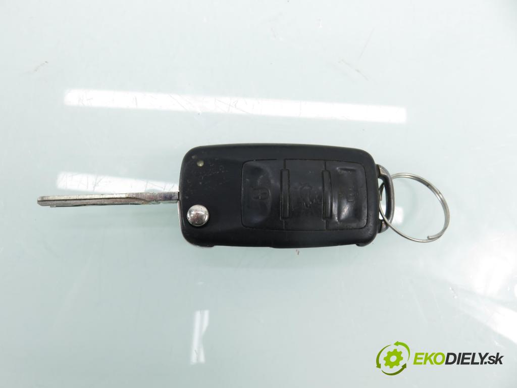 VW PHAETON (3D1, 3D2, 3D3, 3D4, 3D6, 3D7, 3D8, 3D9) SEDAN 2006 165,00 3.0 TDI 2967,00 klika dveří kufr 3D5827601A