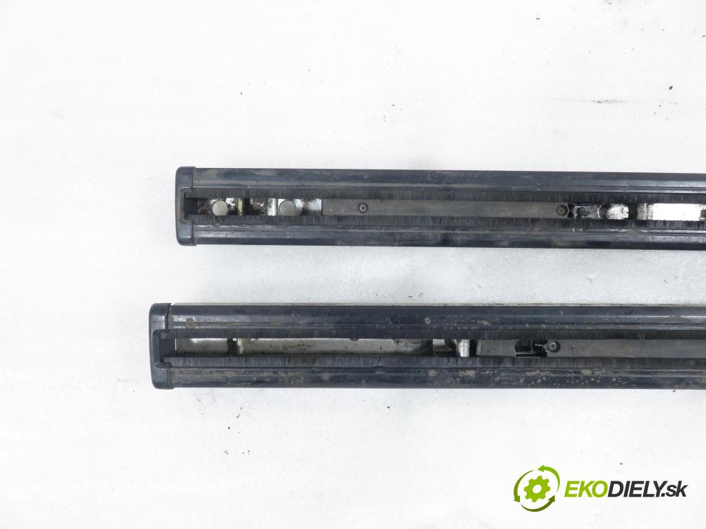 RENAULT ESPACE IV (JK0/1_) MINIVAN 2004 85,00 1.9 dCi 116 - F9Q 820 1870,00 Sedadlo 2 rad pravy 