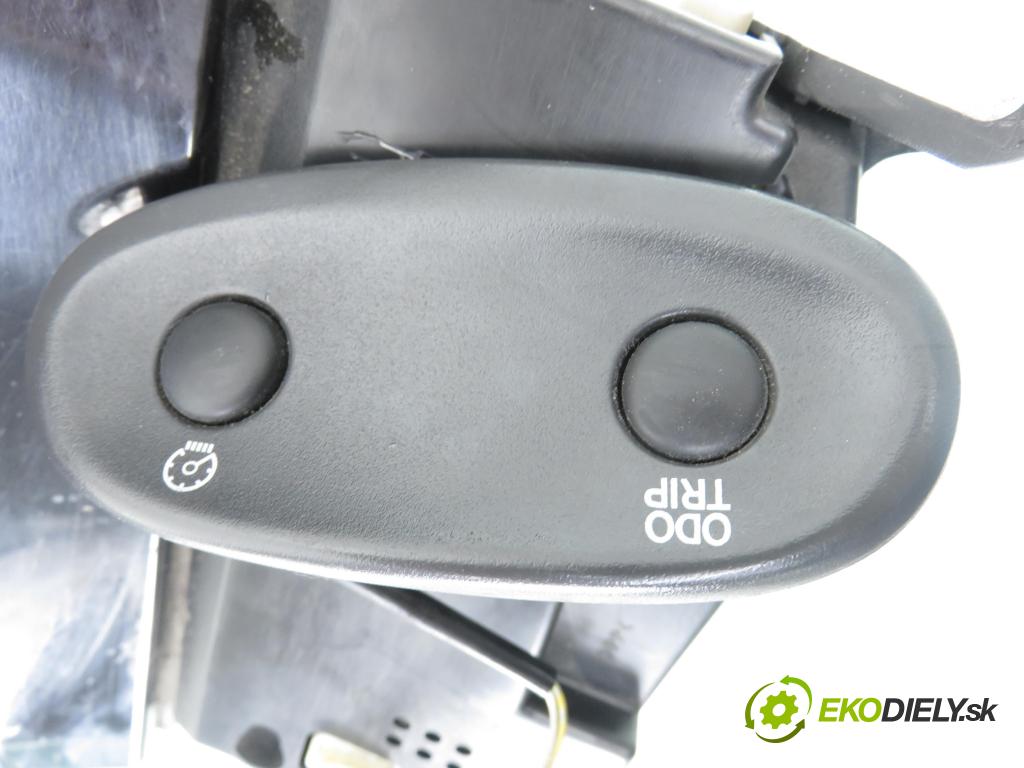 TOYOTA YARIS (_P1_) HB 2001 55,00 1.4 D-4D (NLP10_) - 1ND-TV 1364,00 Prístrojovka elektrický 8380052640 ; 4573000961