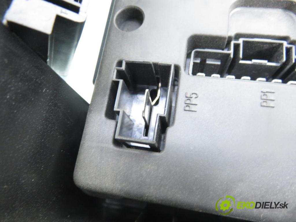 RENAULT SCENIC I (JA0/1_) MINIVAN 2002 0,00 1.6 - K4M 708 1598,00 MODUL BSI S108502610G ; 8200029342B ; 7703397911