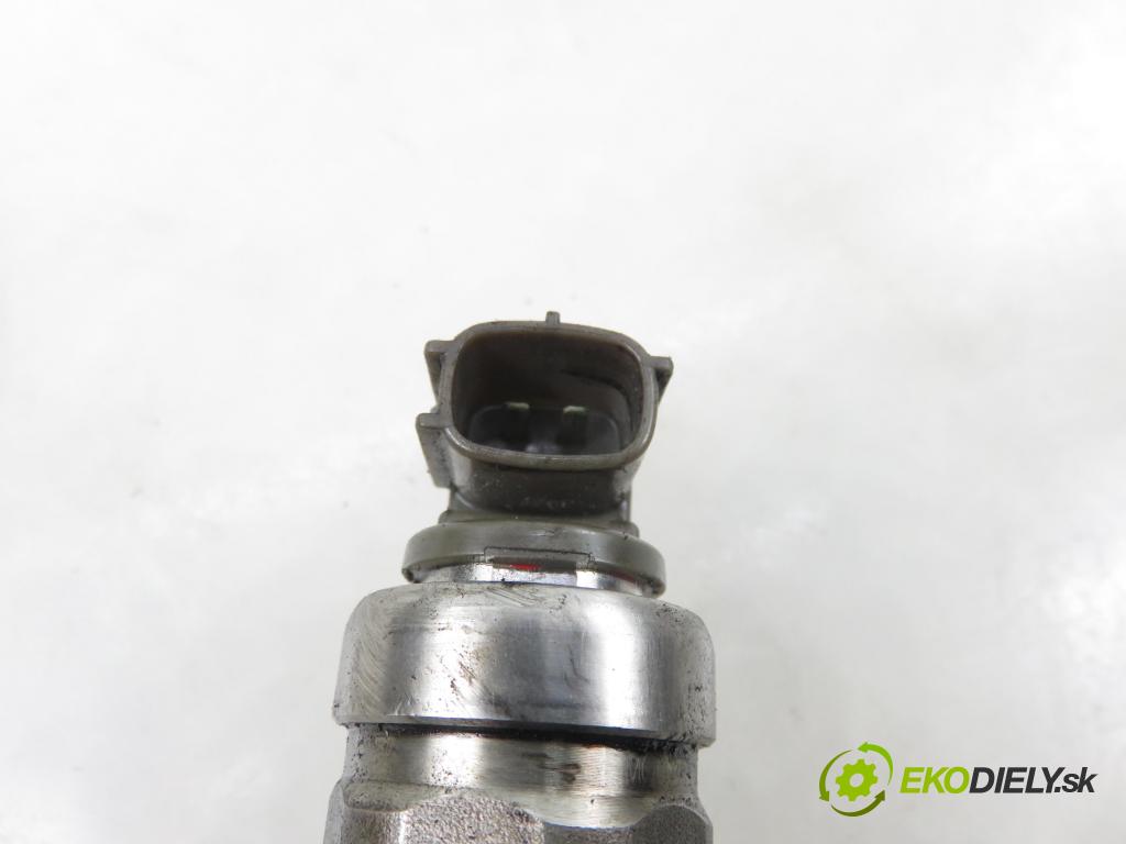 MAZDA 5 (CR19) MINIVAN 2009 105,00 2.0 MZR-CD 143 - RF7J 1998,00 vstrekovač RF7J13H50 (Vstrekovač paliva)