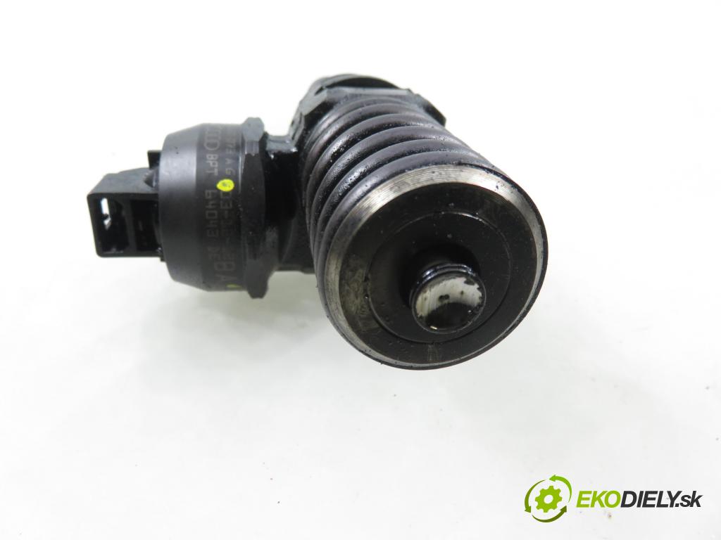 VW GOLF V (1K1) HB 2005 77,00 1.9 TDI - BXE 1896,00 Vstrekovač 038130073AG ; 0414720215 (Vstrekovač paliva)