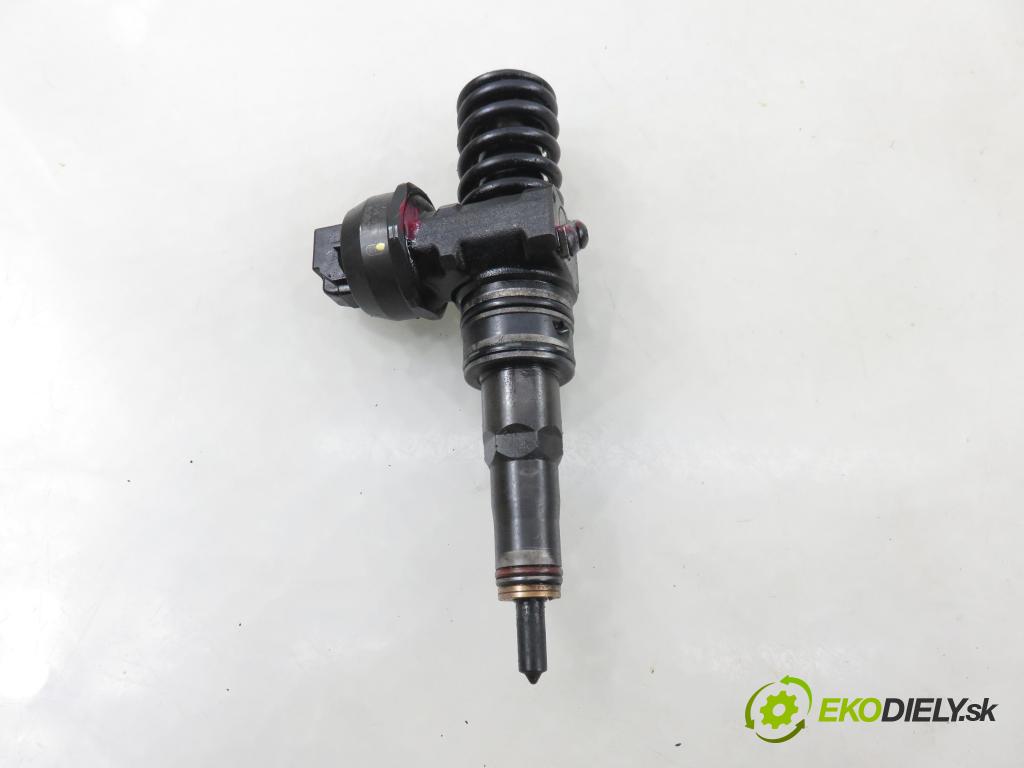 VW GOLF V (1K1) HB 2005 77,00 1.9 TDI - BXE 1896,00 Vstrekovač 038130073AG ; 0414720215 (Vstrekovač paliva)