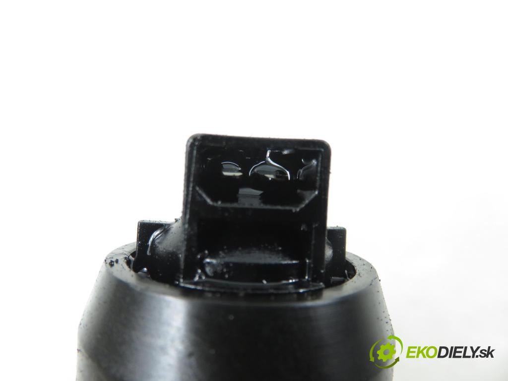 VW GOLF V (1K1) HB 2005 77,00 1.9 TDI - BXE 1896,00 Vstrekovač 038130073AG ; 0414720215 (Vstrekovač paliva)