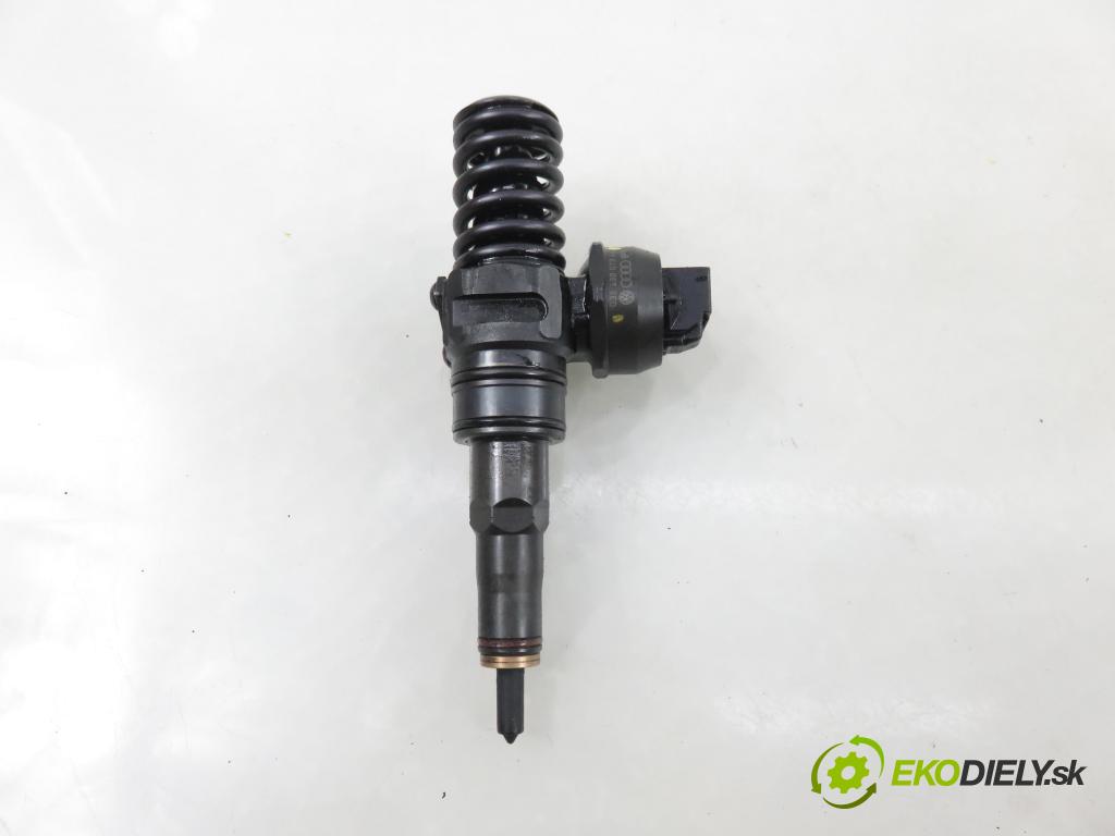 VW GOLF V (1K1) HB 2005 77,00 1.9 TDI - BXE 1896,00 Vstrekovač 038130073AG ; 0414720215 (Vstrekovač paliva)