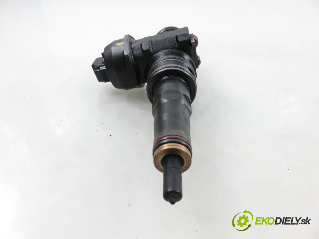 VW GOLF V (1K1) HB 2005 77,00 1.9 TDI - BXE 1896,00 Vstrekovač 038130073AG ; 0414720215 (Vstrekovač paliva)